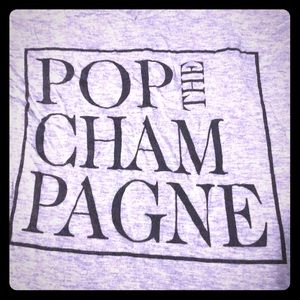 Francesca’s pop the champagne tee 🍾